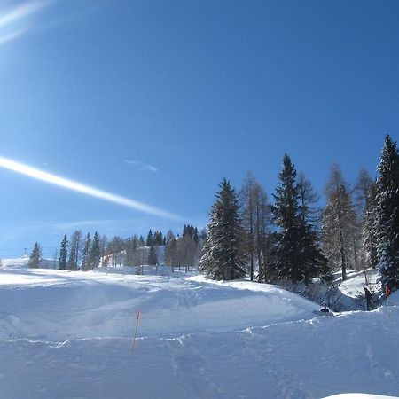Hotel Loffele Weissbriach Bagian luar foto