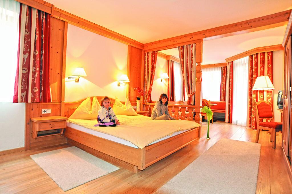Hotel Loffele Weissbriach Ruang foto