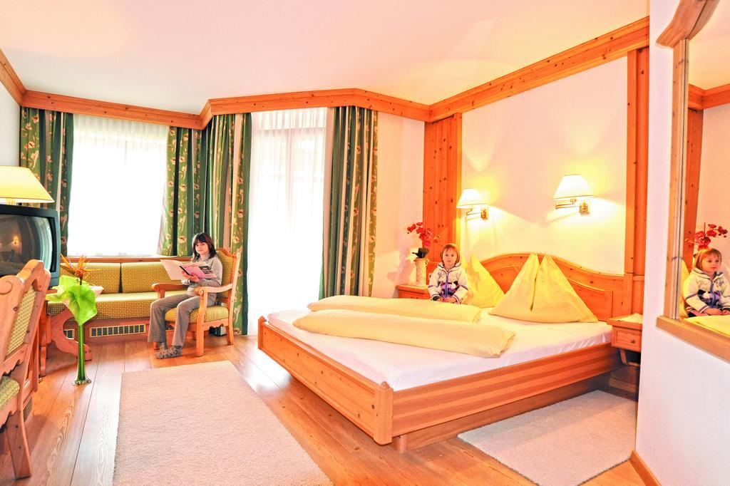 Hotel Loffele Weissbriach Ruang foto