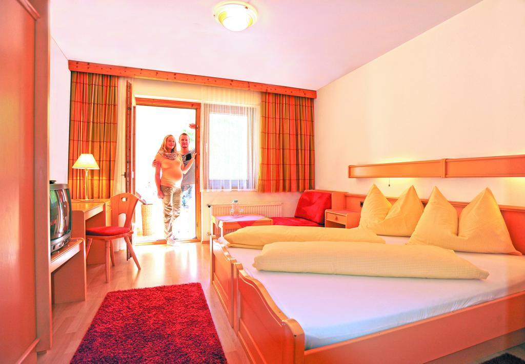 Hotel Loffele Weissbriach Ruang foto